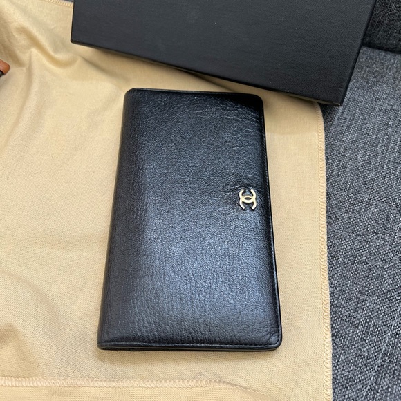 CHANEL Accessories - Chanel leather wallet